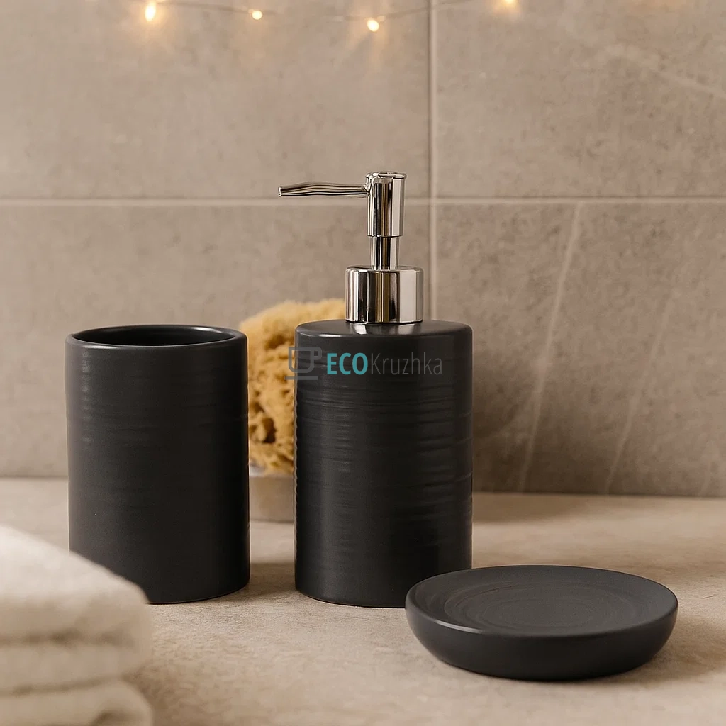 Набір для ванної кімнати (3 предмети): дозатор 390мл, склянка для зубних щіток 390мл, мильниця, колір - графіт (304-973) Набір для ванної кімнати (3 предмети): дозатор 390мл, склянка для зубних щіток 390мл, мильниця, колір - графіт (304-973)