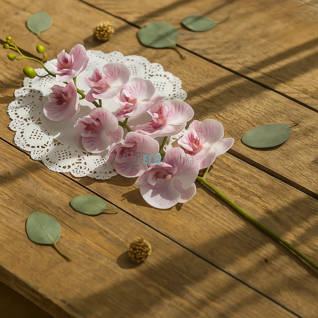 Штучна латексна орхідея, 9 квіток, 15x103 см, світло-бузкова (140-010) Штучна латексна орхідея, 9 квіток, 15x103 см, світло-бузкова (140-010)