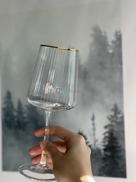 Набір бокалів для вина ребристих із золотим обідком 400 ... Набір бокалів для вина ребристих із золотим обідком 400 ...