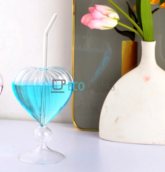 Склянка у формі серця з трубочкою, 200 мл (888-10) Склянка у формі серця з трубочкою, 200 мл (888-10)