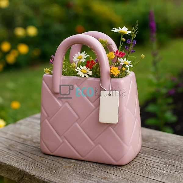 Ваза керамічна у формі сумочки, 15.5x7x18 см, пудровий к ... Ваза керамічна у формі сумочки, 15.5x7x18 см, пудровий к ...