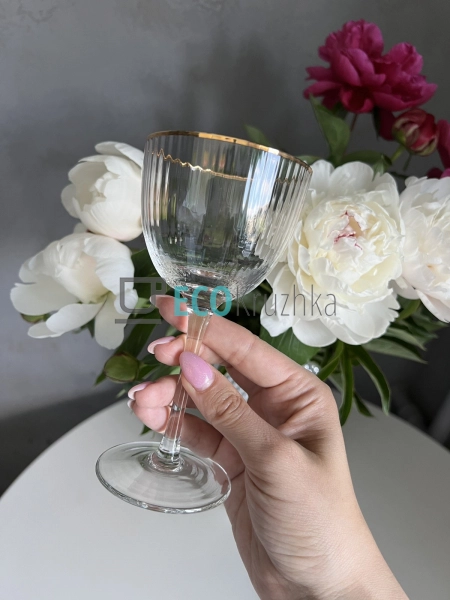 Набір келихів для вина ребристих із золотим обідком 160 ... Набір келихів для вина ребристих із золотим обідком 160 ...