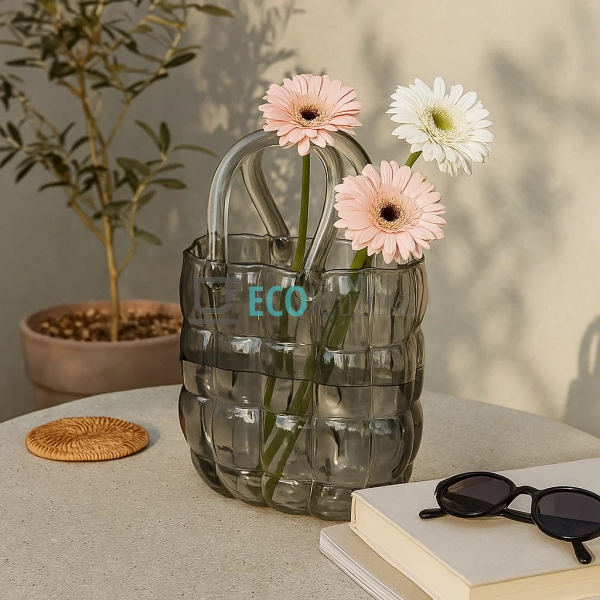 Ваза скляна у формі Сумочки 19 х 11 х 28 см, Прозорий сі ... Ваза скляна у формі Сумочки 19 х 11 х 28 см, Прозорий сі ...