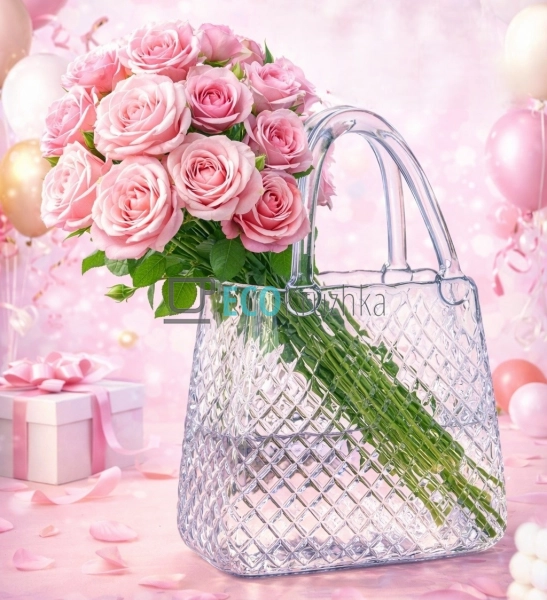Ваза з прозорого скла у формі Сумочки 16.5 х 8.5 х 28 см ... Ваза з прозорого скла у формі Сумочки 16.5 х 8.5 х 28 см ...